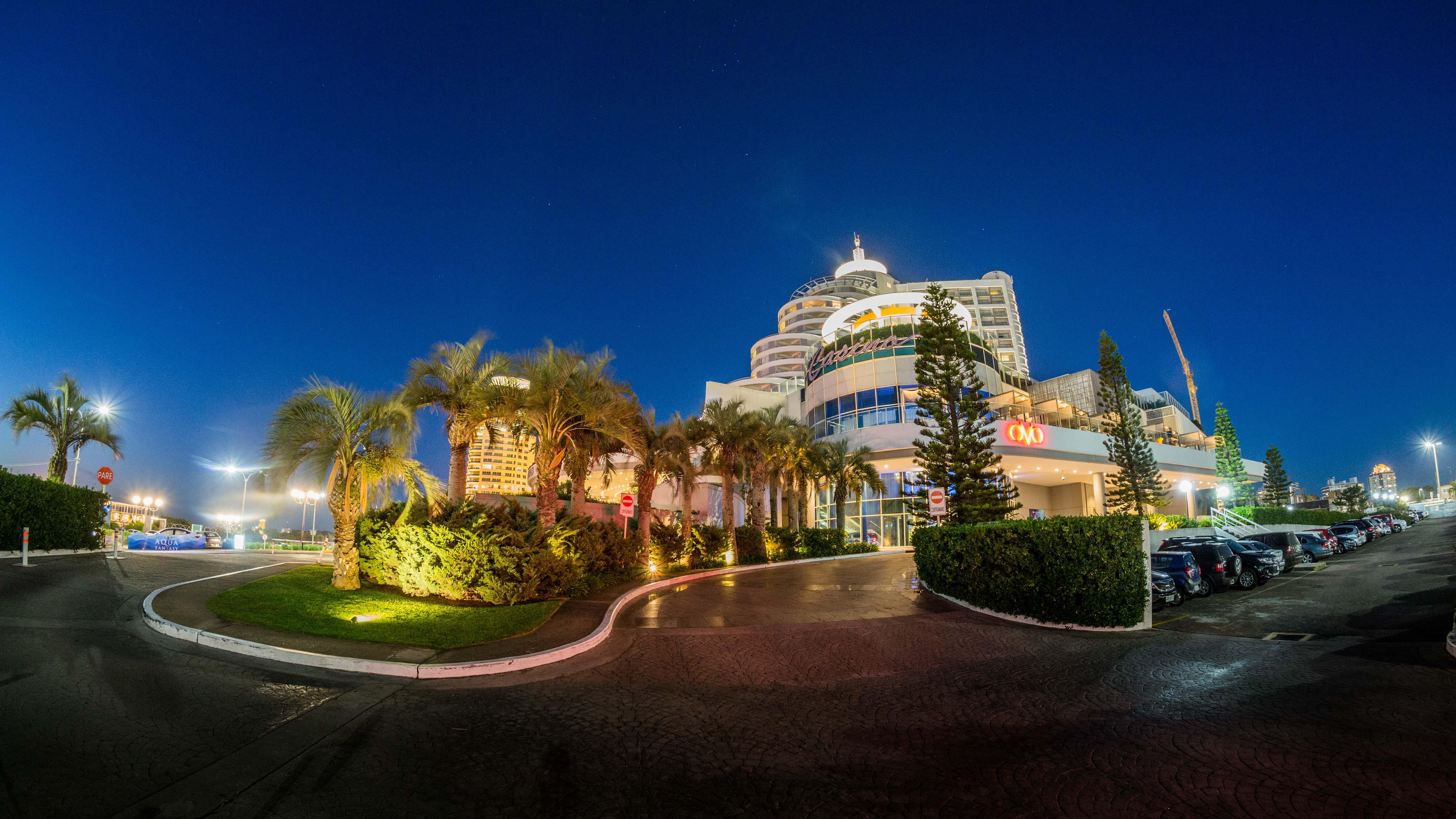 Enjoy Punta Del Este Zewnętrze zdjęcie The Royal at Night