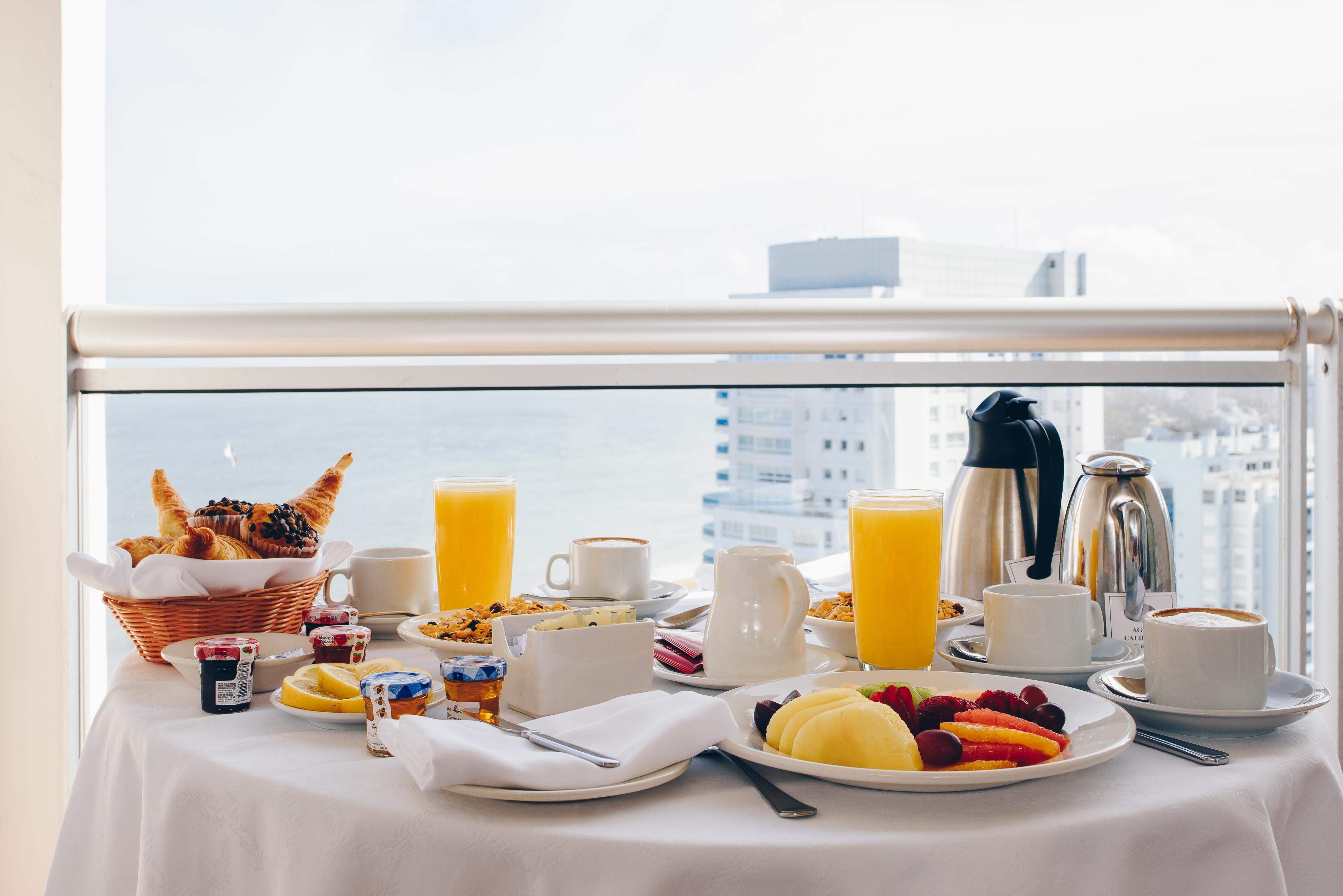 Enjoy Punta Del Este Zewnętrze zdjęcie A typical breakfast