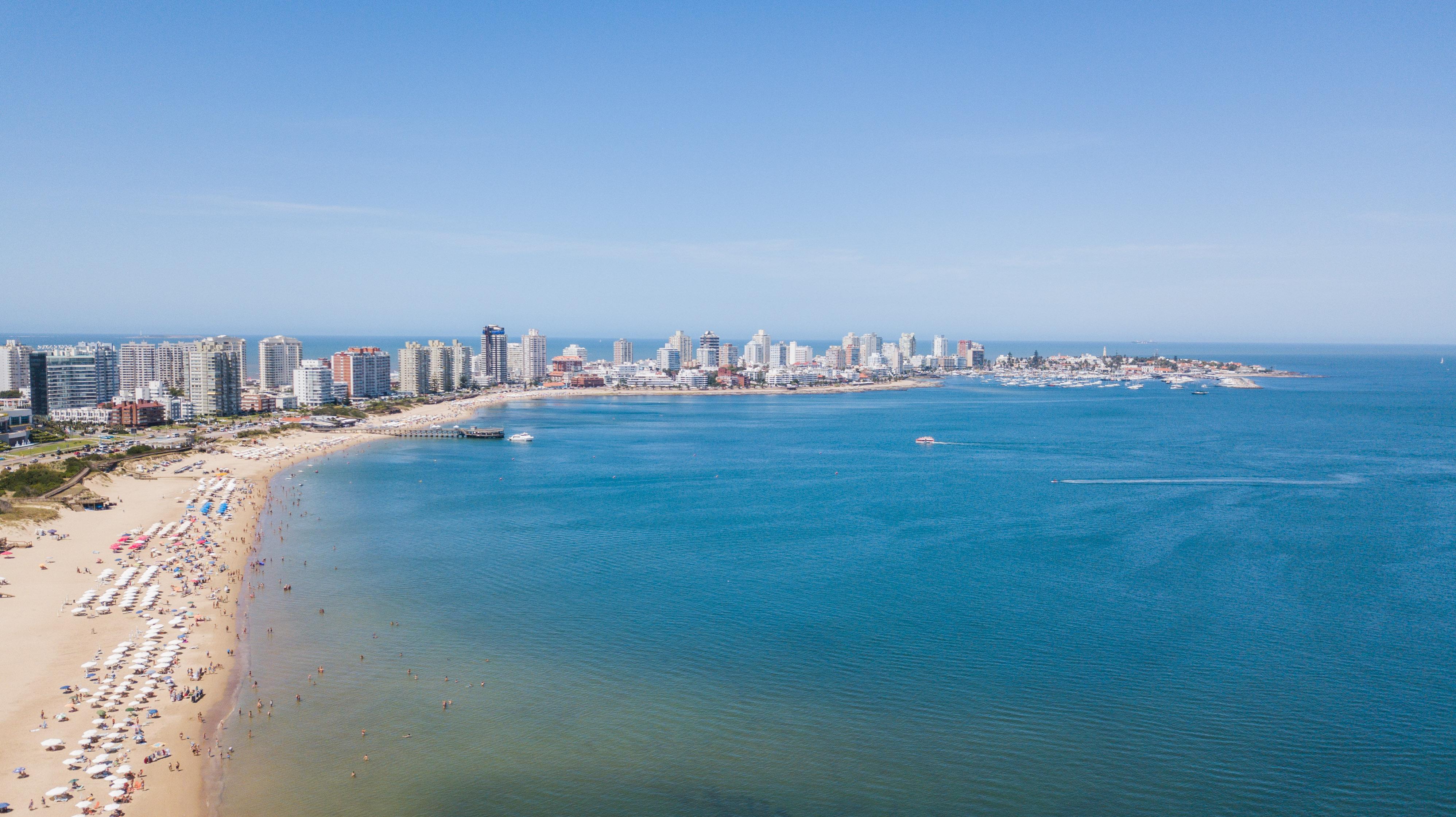 Enjoy Punta Del Este Zewnętrze zdjęcie View of the city from the sea