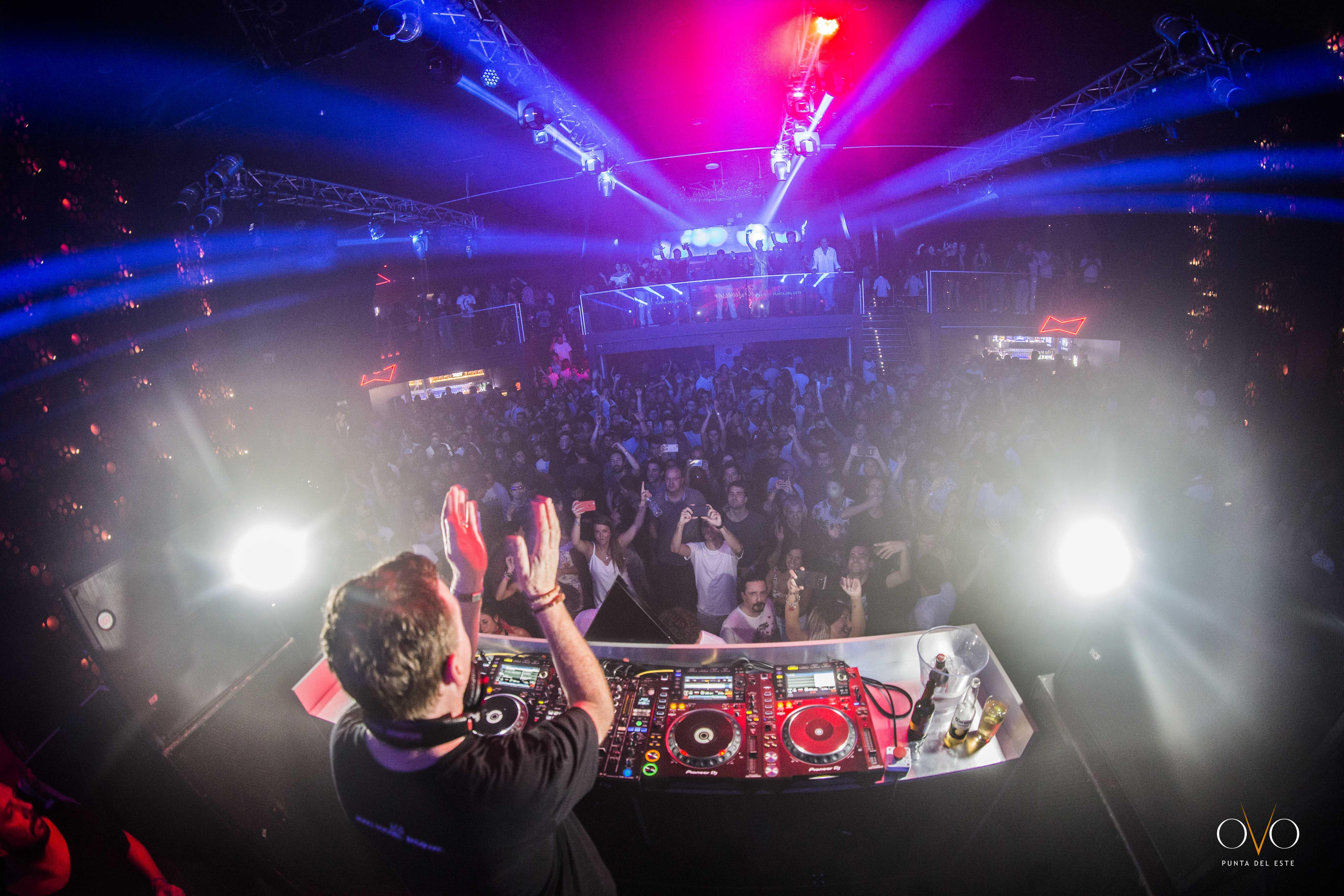 Enjoy Punta Del Este Zewnętrze zdjęcie DJ performing at a nightclub