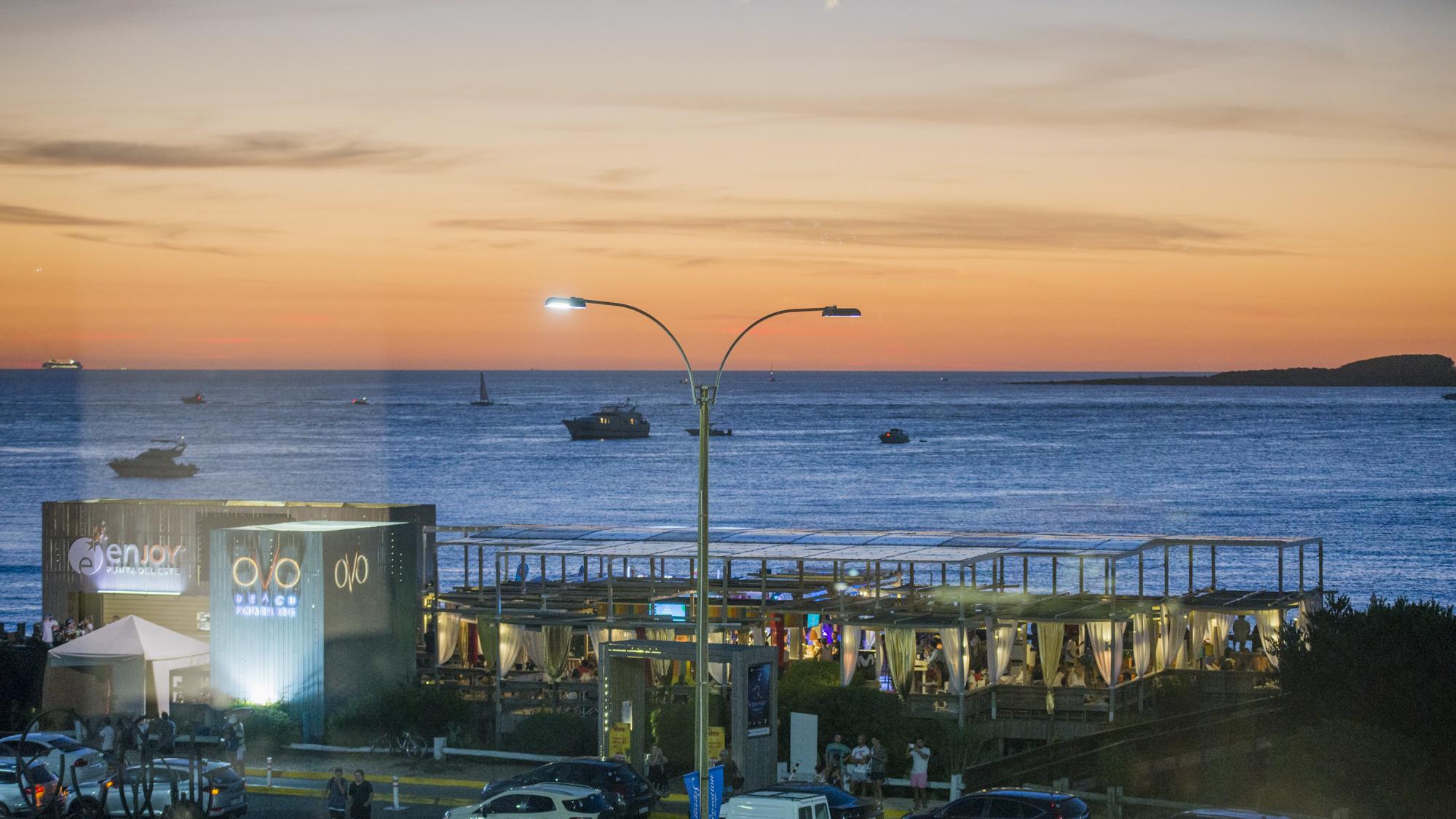Enjoy Punta Del Este Zewnętrze zdjęcie Sunset at the Marina