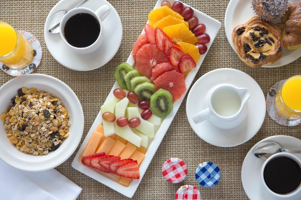 Enjoy Punta Del Este Zewnętrze zdjęcie A continental breakfast